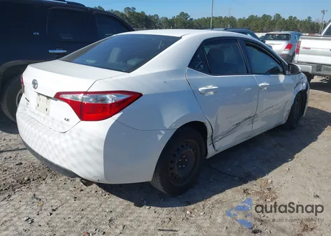 2015 Toyota Corolla Le z USA, uszkodzony, nr VIN 5YFBURHE1FP206573